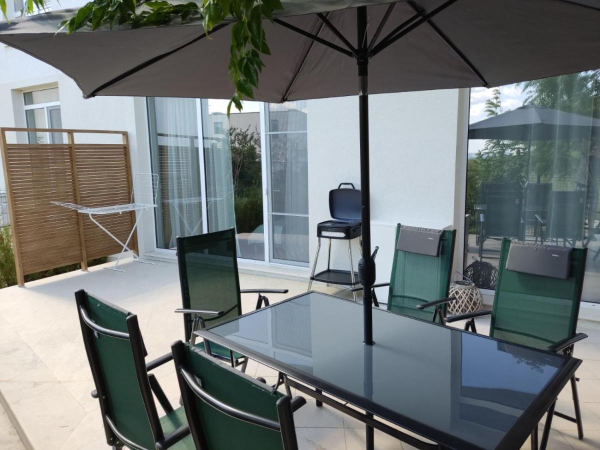 Las Brisas Garden Apartment Μπουργκάς Εξωτερικό φωτογραφία